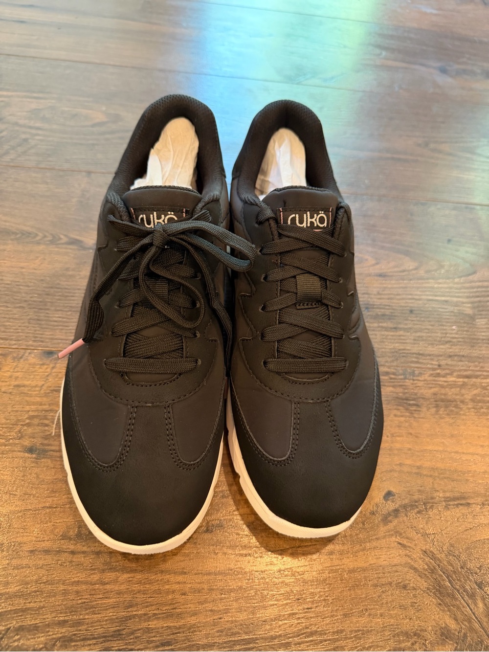 New in box Ryka Black and White confident lace up Women’s Sneakers size 81/2. - Picture 2 of 6